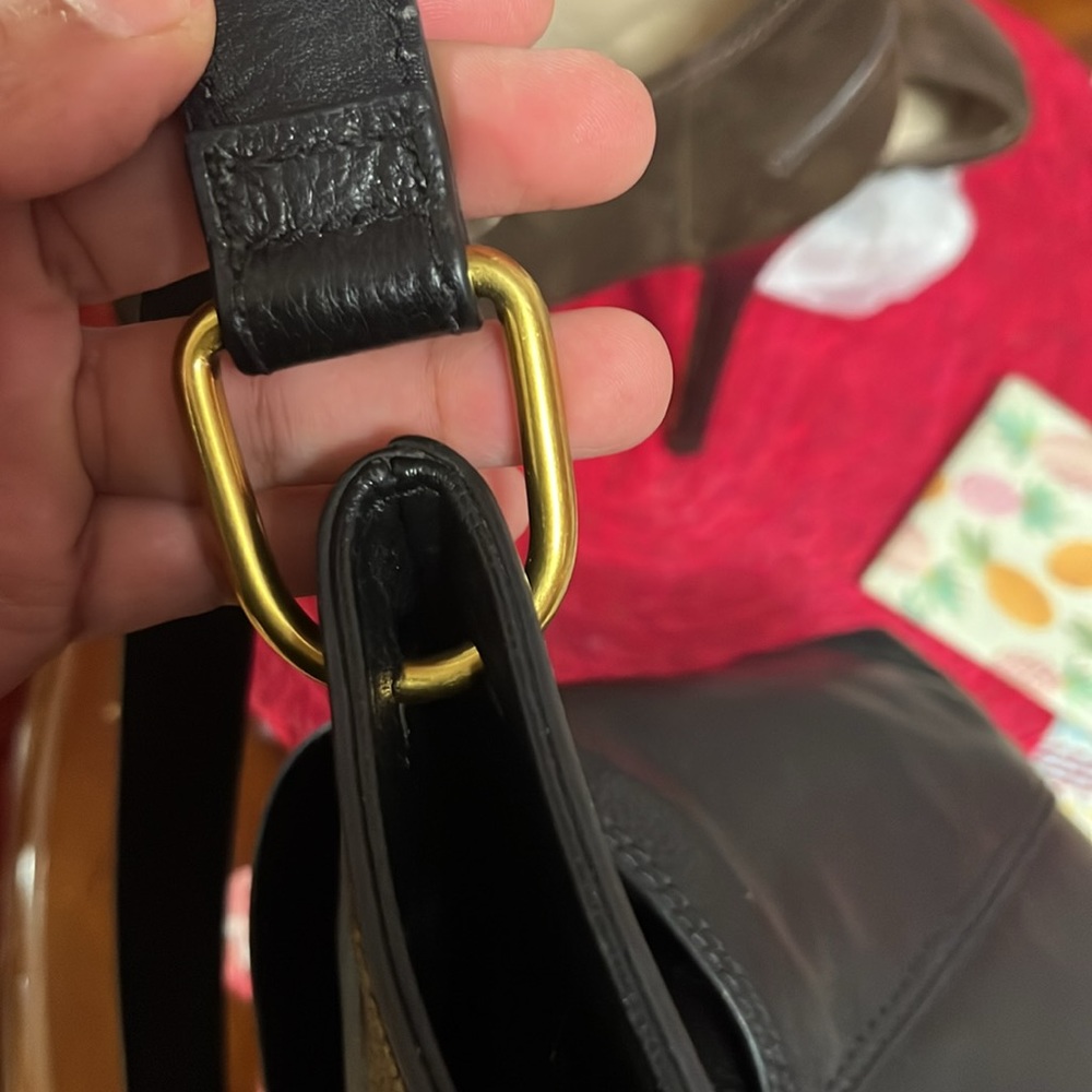 Fossil Black Shoulder Bag Sleek Design - Picture 10 of 14